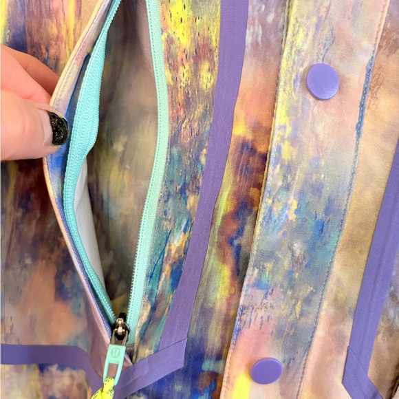 Lululemon Water-Repellent Hiking Short Sleeve Shirt Size Large - Picture 6 of 9